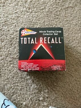Vintage Total Recall Movie Trading Cards Collector Set